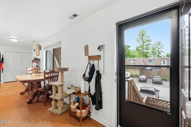 231 Summerwalk Cir, Chapel Hill, NC 27517