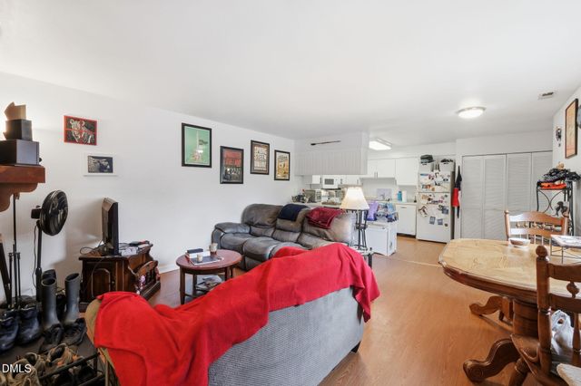 231 Summerwalk Cir, Chapel Hill, NC 27517