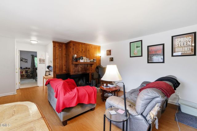231 Summerwalk Cir, Chapel Hill, NC 27517