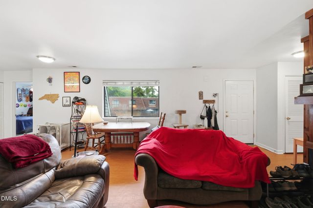 231 Summerwalk Cir, Chapel Hill, NC 27517