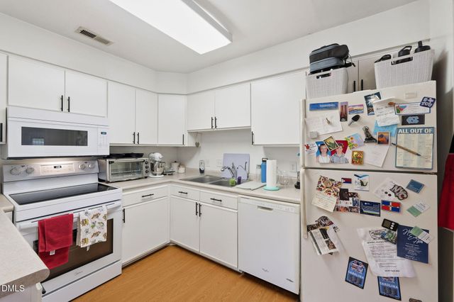 231 Summerwalk Cir, Chapel Hill, NC 27517
