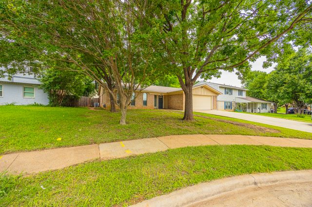 1624 Summer Place Circle, Irving, TX 75062