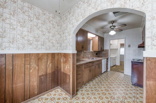 224 S J Street, Madera, CA 93637