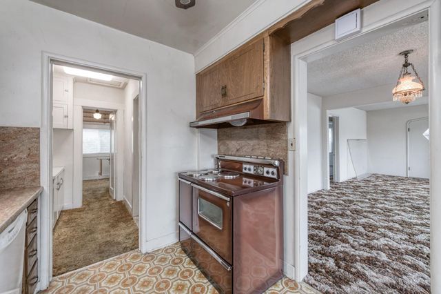 224 S J Street, Madera, CA 93637