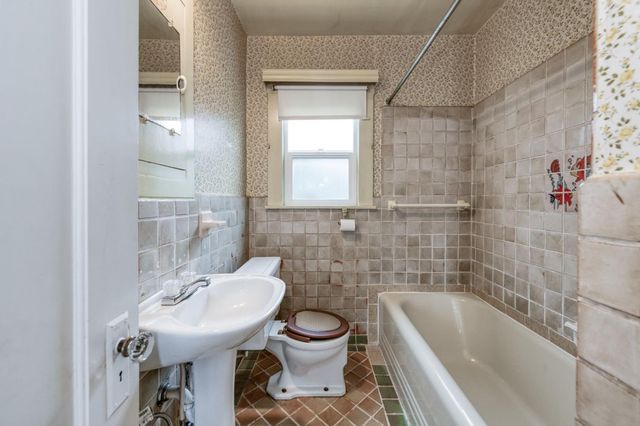 224 S J Street, Madera, CA 93637