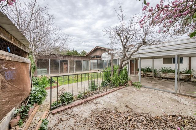 224 S J Street, Madera, CA 93637