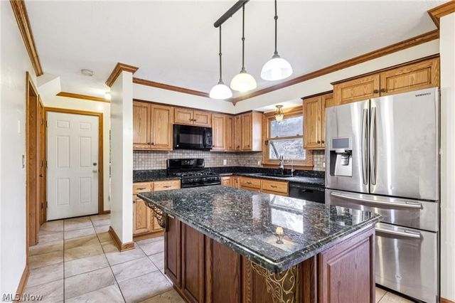 1470 Turnberry Drive, Youngstown, OH 44512