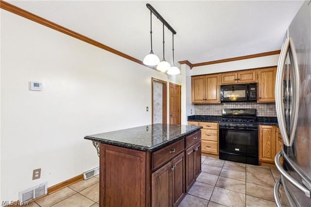 1470 Turnberry Drive, Youngstown, OH 44512