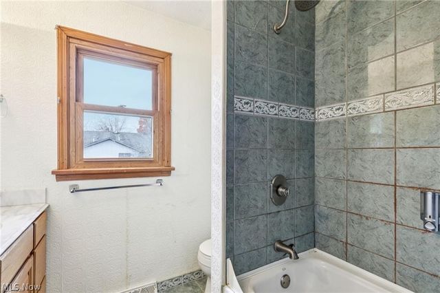 1470 Turnberry Drive, Youngstown, OH 44512