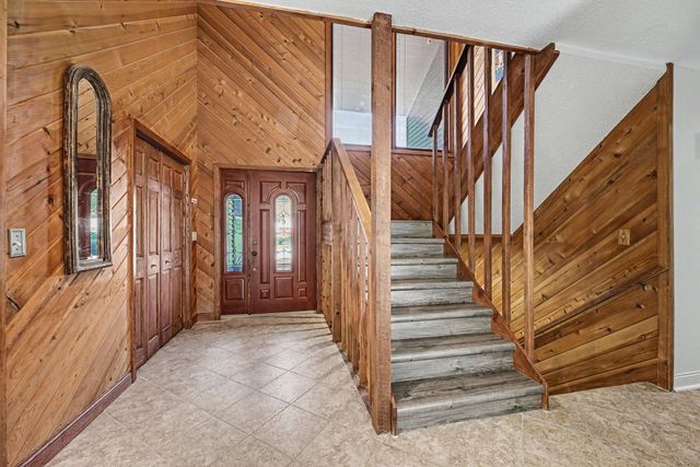 2804 Bryce Court, Burnsville, MN 55337