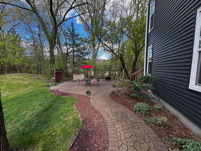 2804 Bryce Court, Burnsville, MN 55337