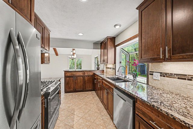 2804 Bryce Court, Burnsville, MN 55337