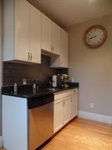 60 Queensberry Street 1, Boston, MA 02215