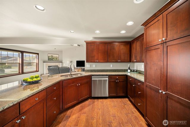 229 Sun Valley Drive, Wenatchee, WA 98801