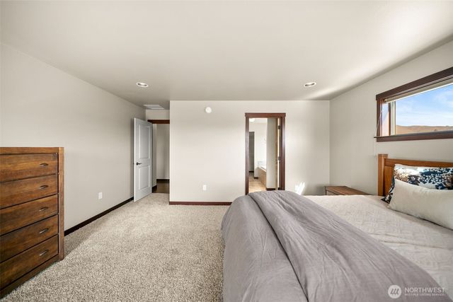 229 Sun Valley Drive, Wenatchee, WA 98801