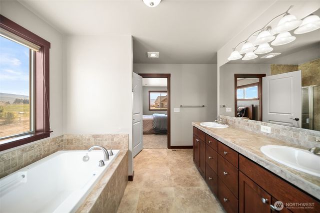 229 Sun Valley Drive, Wenatchee, WA 98801