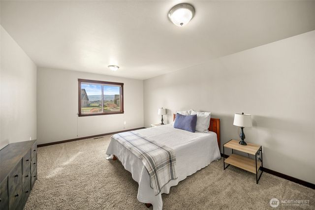 229 Sun Valley Drive, Wenatchee, WA 98801