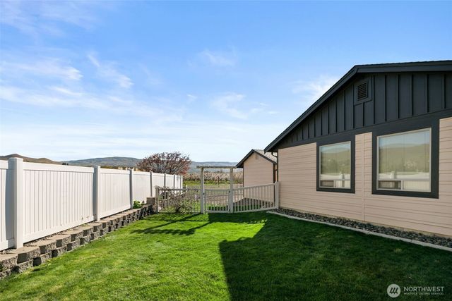 229 Sun Valley Drive, Wenatchee, WA 98801