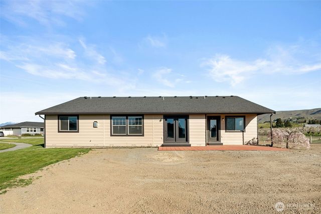 229 Sun Valley Drive, Wenatchee, WA 98801