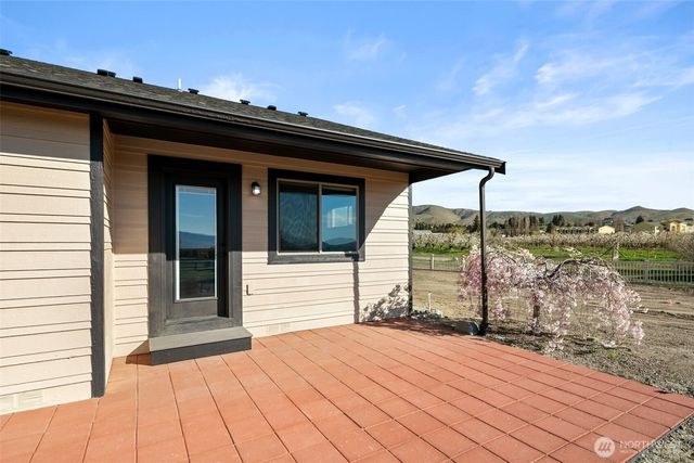 229 Sun Valley Drive, Wenatchee, WA 98801