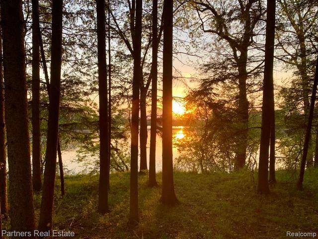 Vacant Mckeachie Road, White Lake, MI 48383