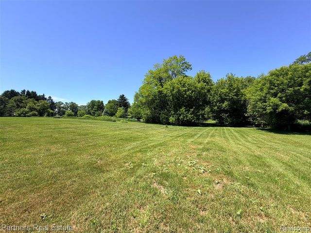 Vacant Mckeachie Road, White Lake, MI 48383