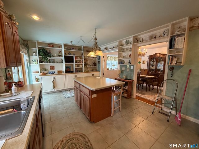 13 Quail Court, Windsor Locks, CT 06096