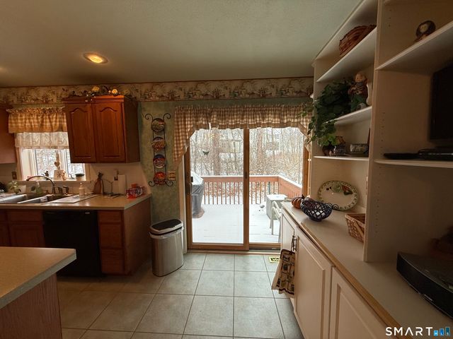 13 Quail Court, Windsor Locks, CT 06096