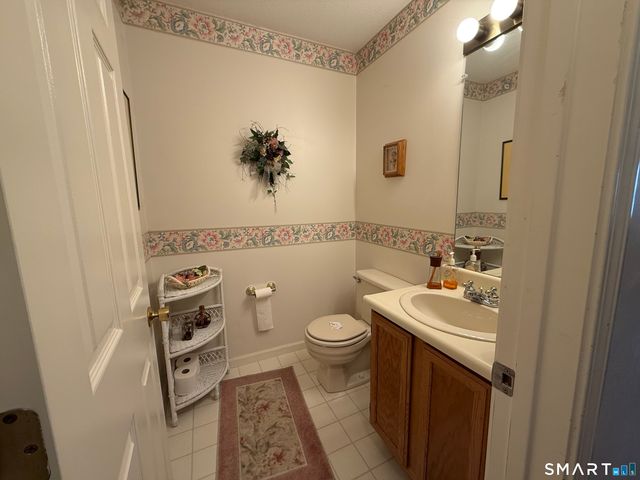 13 Quail Court, Windsor Locks, CT 06096