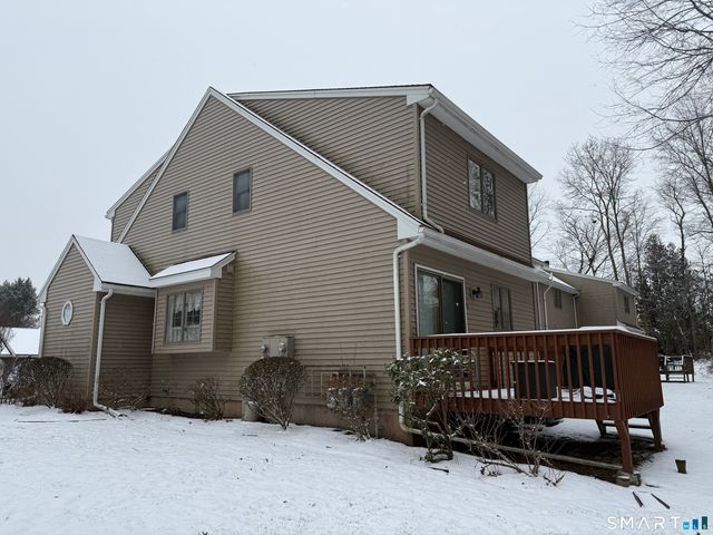 13 Quail Court, Windsor Locks, CT 06096