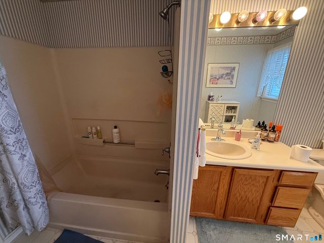 13 Quail Court, Windsor Locks, CT 06096