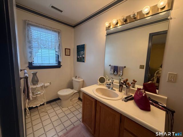 13 Quail Court, Windsor Locks, CT 06096