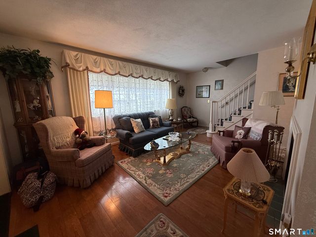 13 Quail Court, Windsor Locks, CT 06096