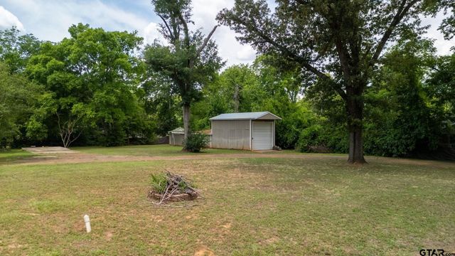 2121 S Sneed, Tyler, TX 75701