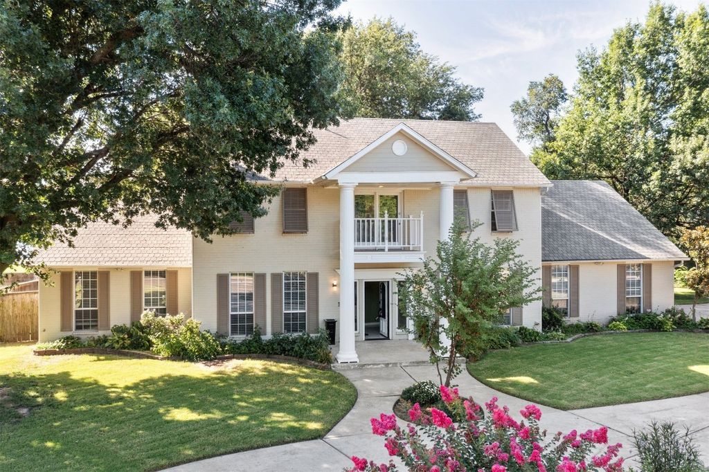 4004 Stonebridge Circle, Yukon, OK 73099