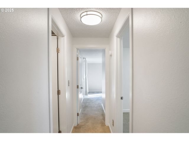8305 Nw FRUIT VALLEY Rd, Vancouver, WA 98665