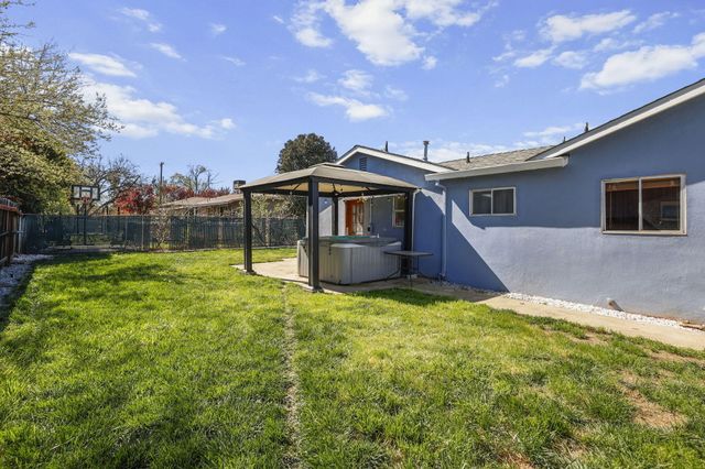 2455 Belladonna Street, Redding, CA 96002