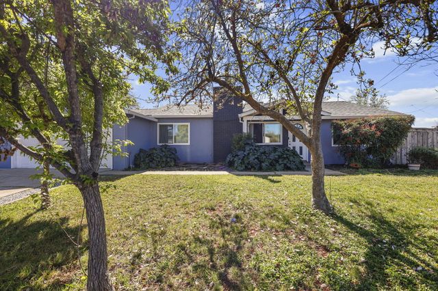 2455 Belladonna Street, Redding, CA 96002
