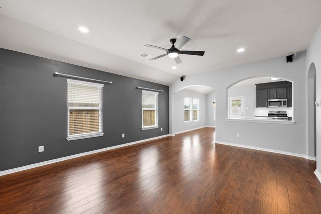 10806 Harston Drive, Tomball, TX 77375