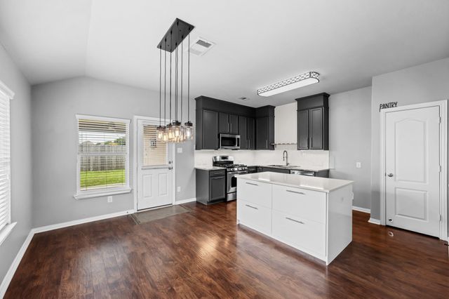 10806 Harston Drive, Tomball, TX 77375