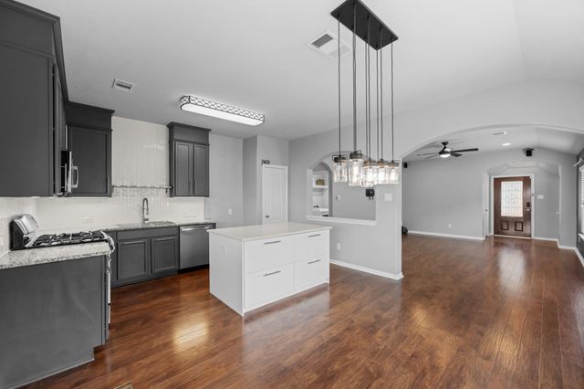 10806 Harston Drive, Tomball, TX 77375