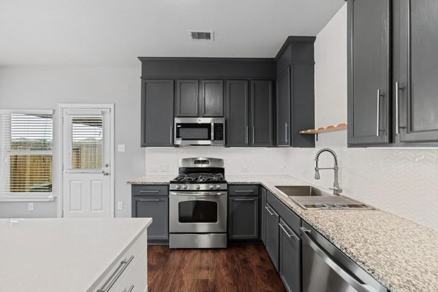 10806 Harston Drive, Tomball, TX 77375