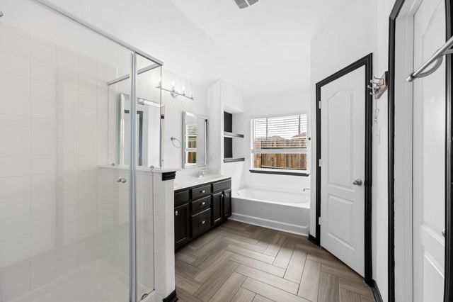 10806 Harston Drive, Tomball, TX 77375