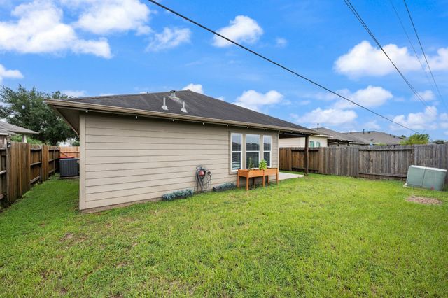 10806 Harston Drive, Tomball, TX 77375