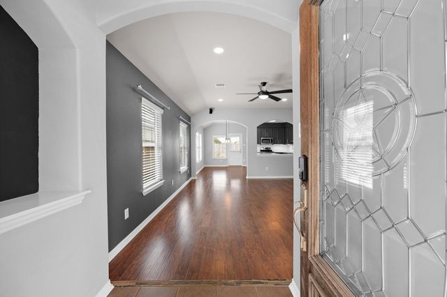 10806 Harston Drive, Tomball, TX 77375