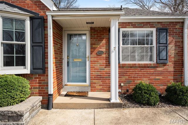 760 Glenway Drive, Glendale, MO 63122