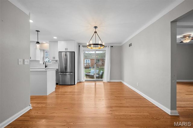 760 Glenway Drive, Glendale, MO 63122