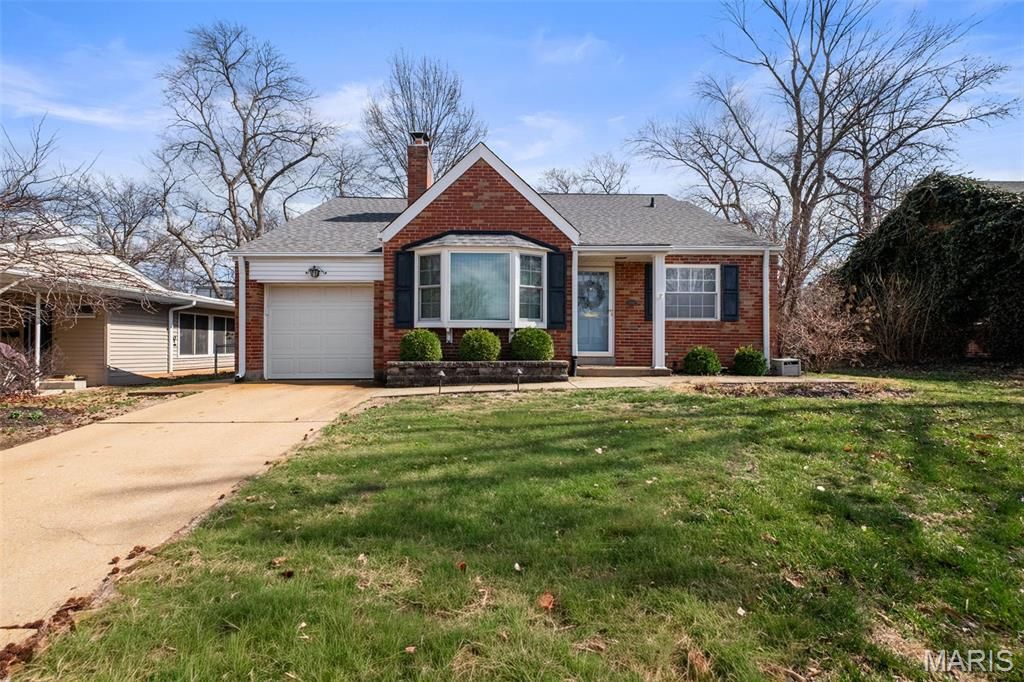 760 Glenway Drive, Glendale, MO 63122
