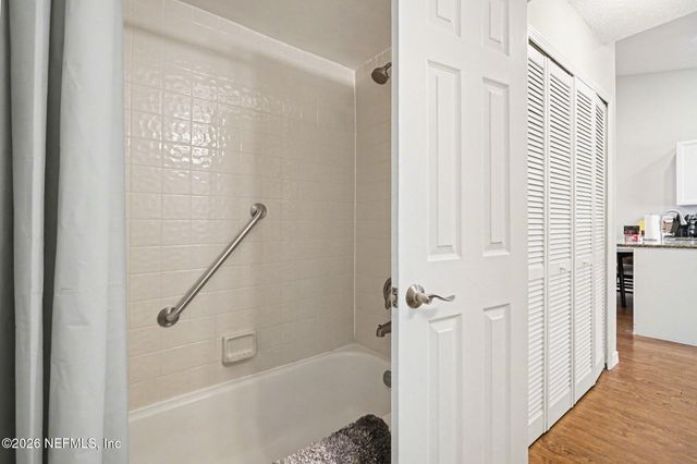 11066 WANDERING OAKS Drive, Jacksonville, FL 32257