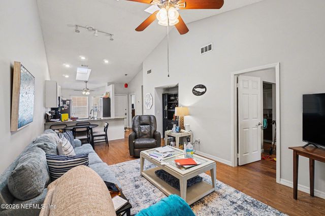 11066 WANDERING OAKS Drive, Jacksonville, FL 32257